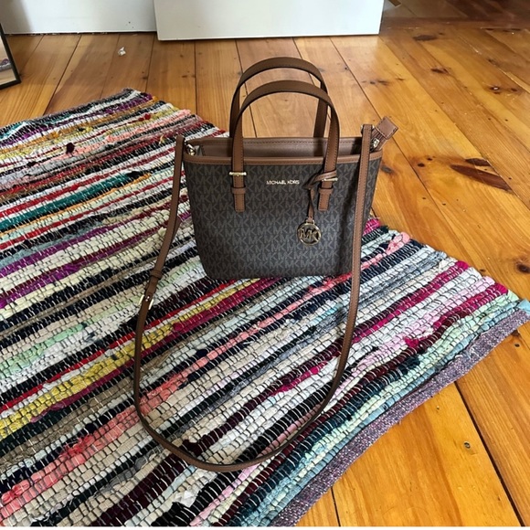 Michael khors satchel. Barely used $130